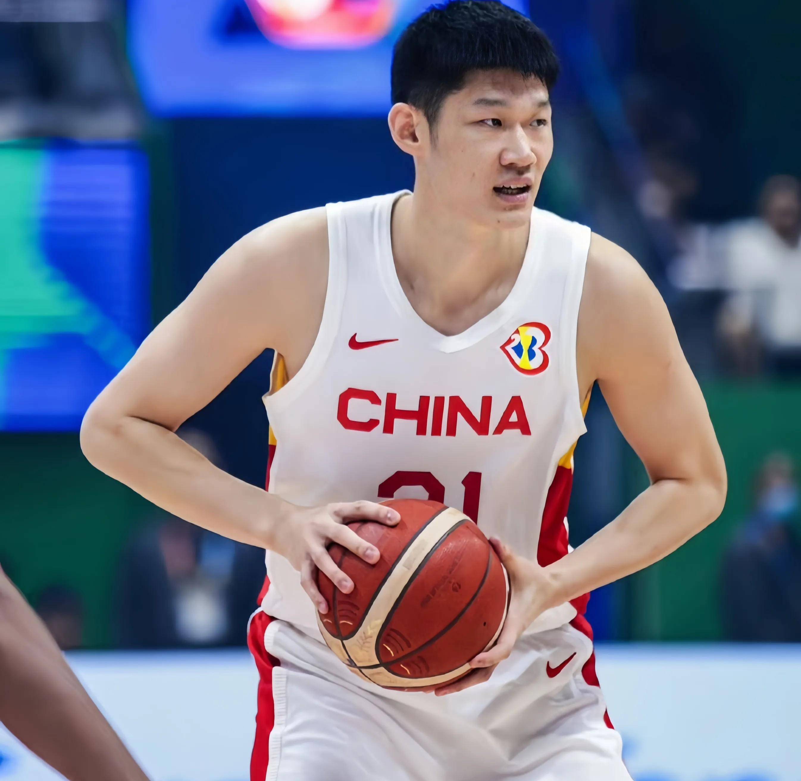 中国球员在国际篮球赛中崭露头角